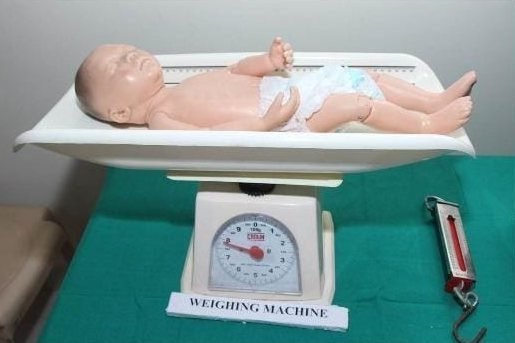 Infant weighing scale